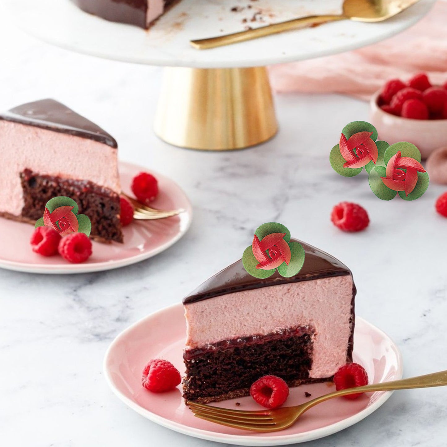 MINI-ROSES ROUGES AVEC FEUILLE 3 cm