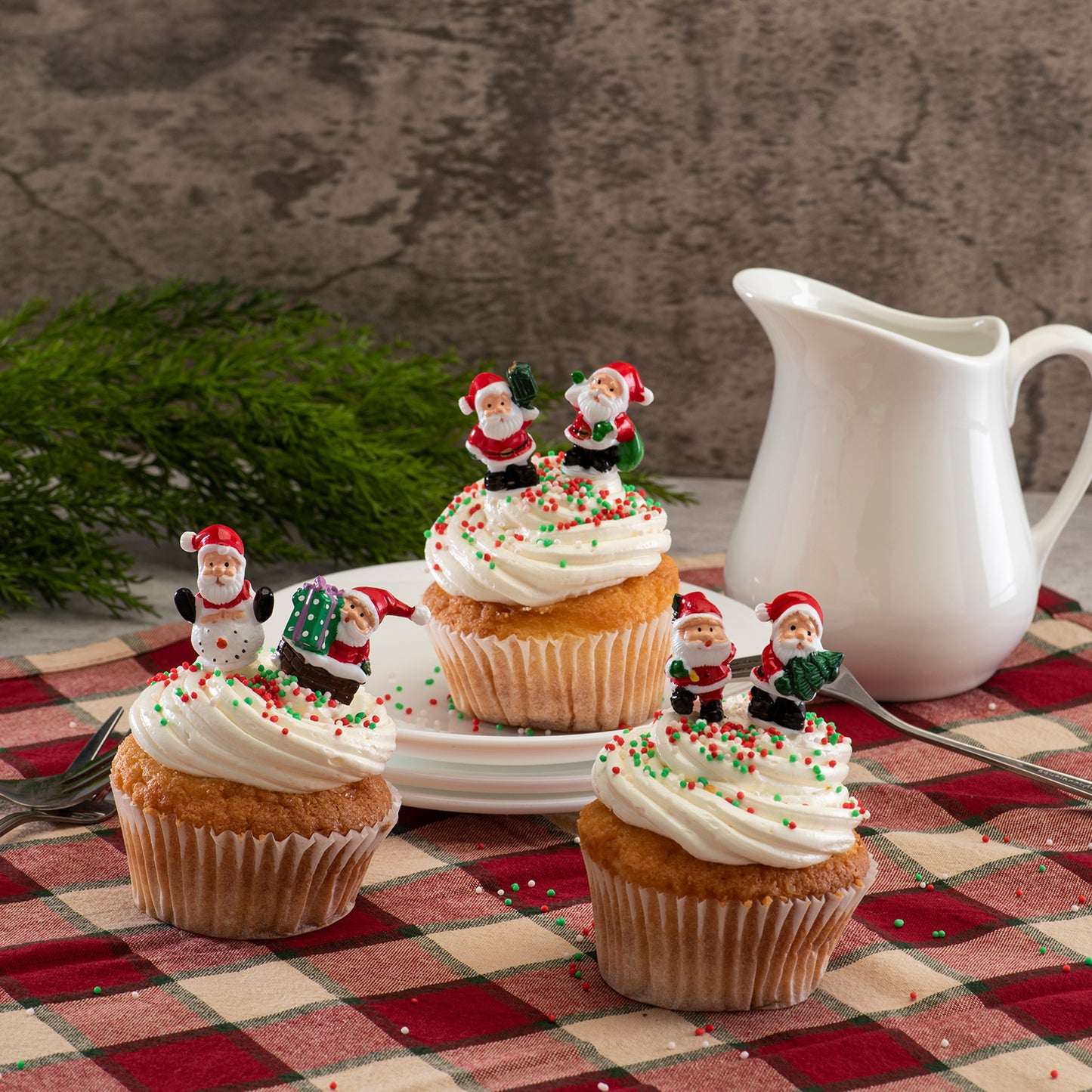 SANTA CLAUS PLASTIC FIGURES 8 MODELS 3CM