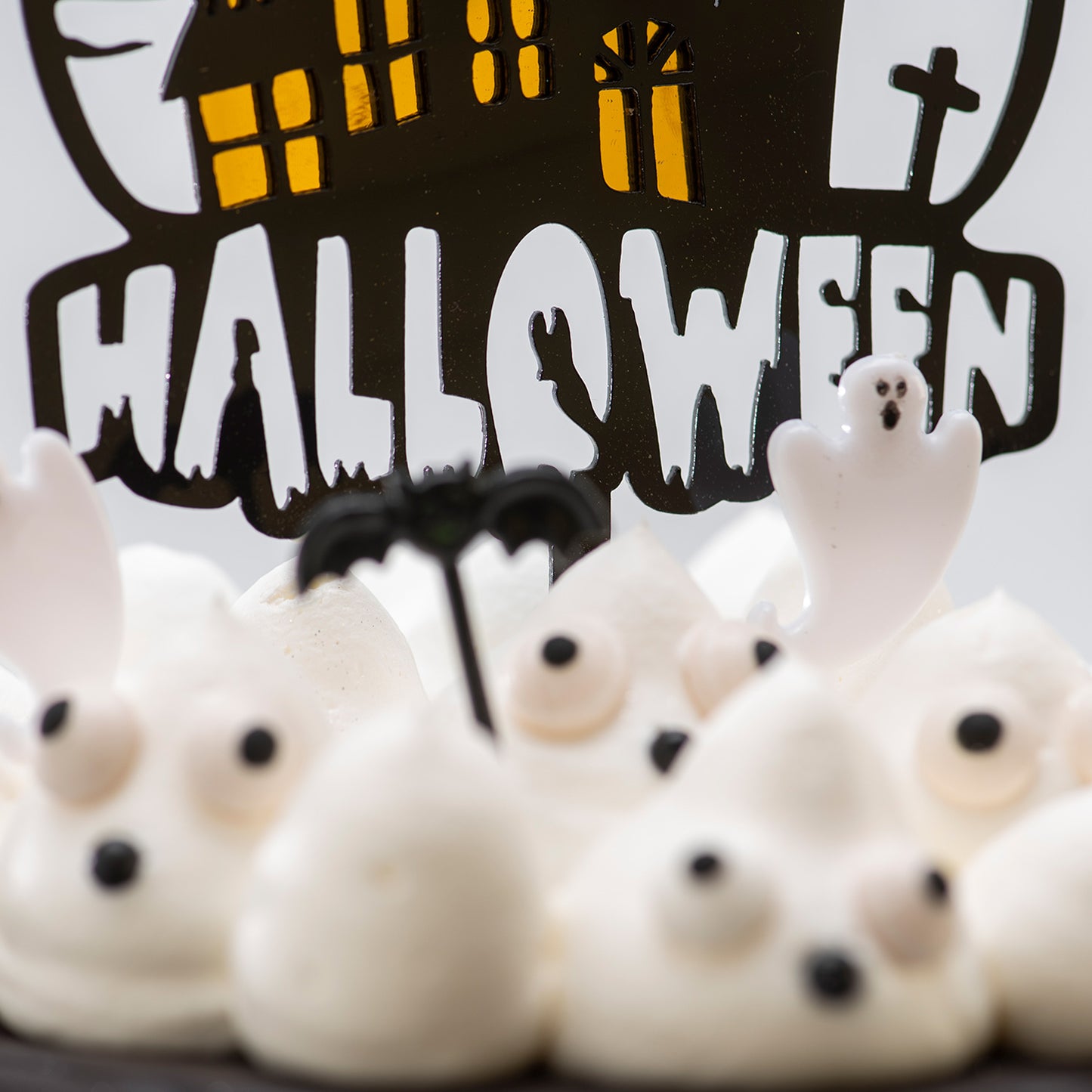 ASSORTED PLASTIC CAKE TOPPER HALLOWEEN 2.5X8CM