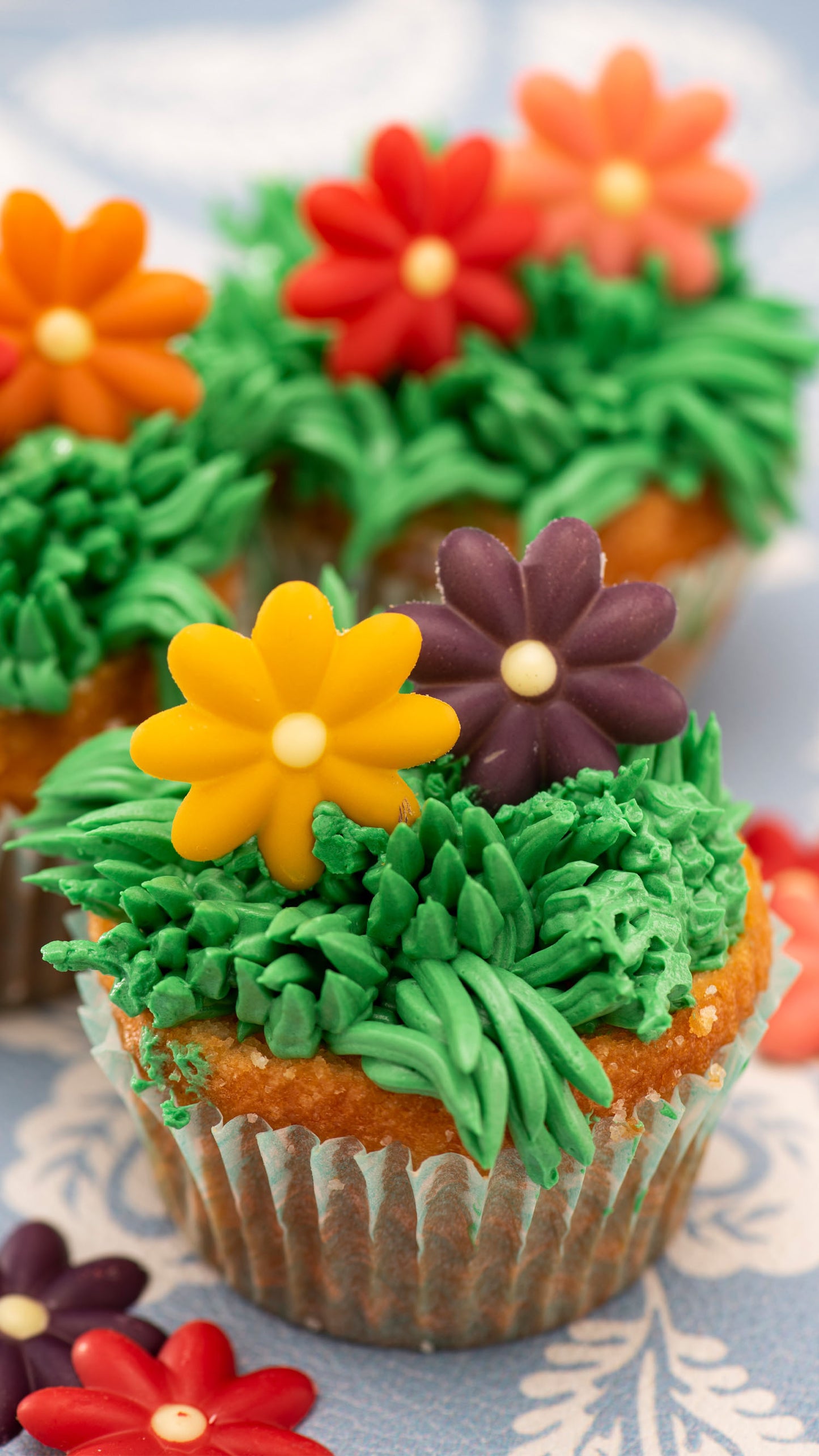 ASSORTIMENT DE FLEURS EN CHOCOLAT BLANC 4 COLEURS Ø 32MM