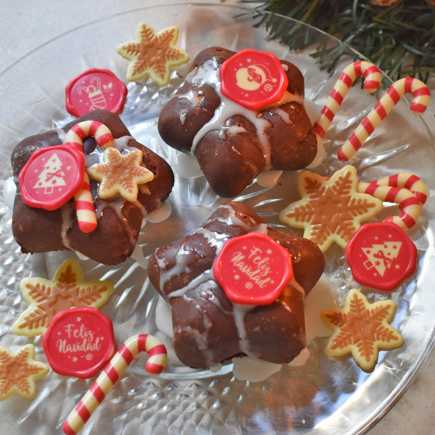 CHRISTMAS ASSORTMENT WHITE CHOCO SNOWFLAKES 30,40,50MM