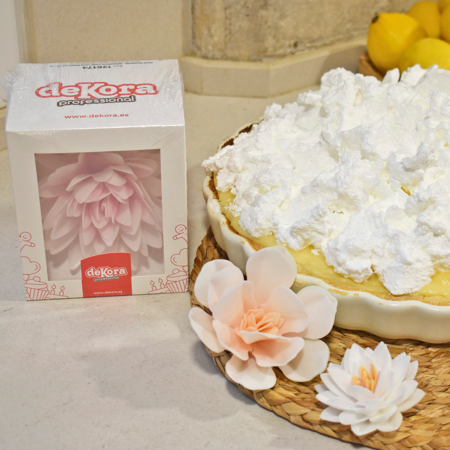 BOX OF 6 WHITE WAFER MAGNOLIAS 6.5-7CM
