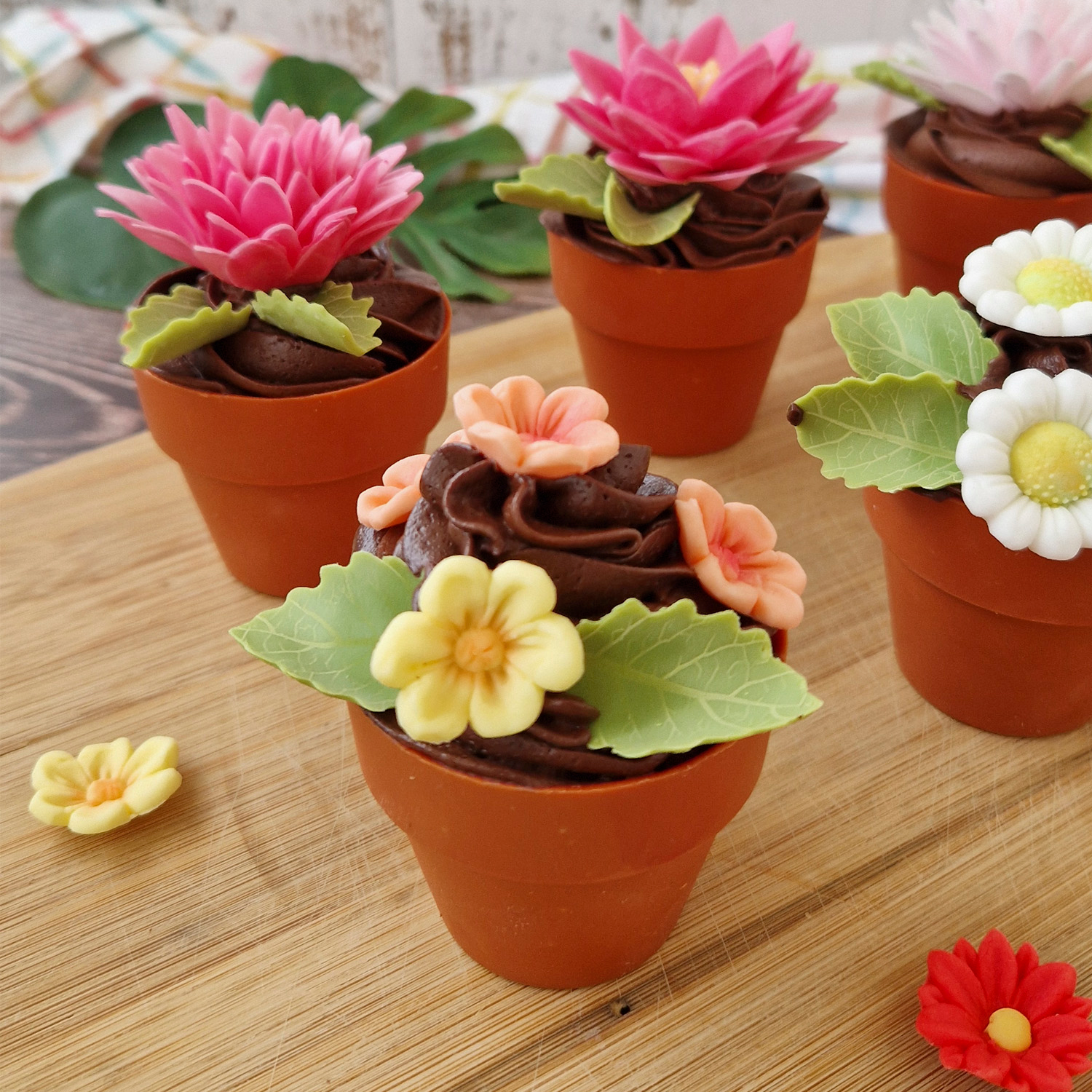 GIANT AUTUMN FLOWER IN PINK WAFER Ø 12.5CM