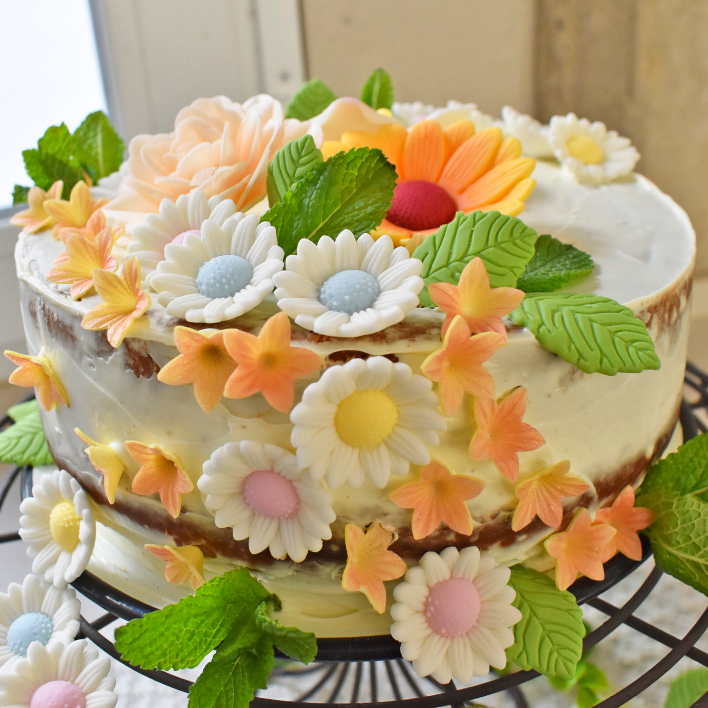 SUGAR CAKE DECORATION OLIVE GREEN LEAF 3,7CM