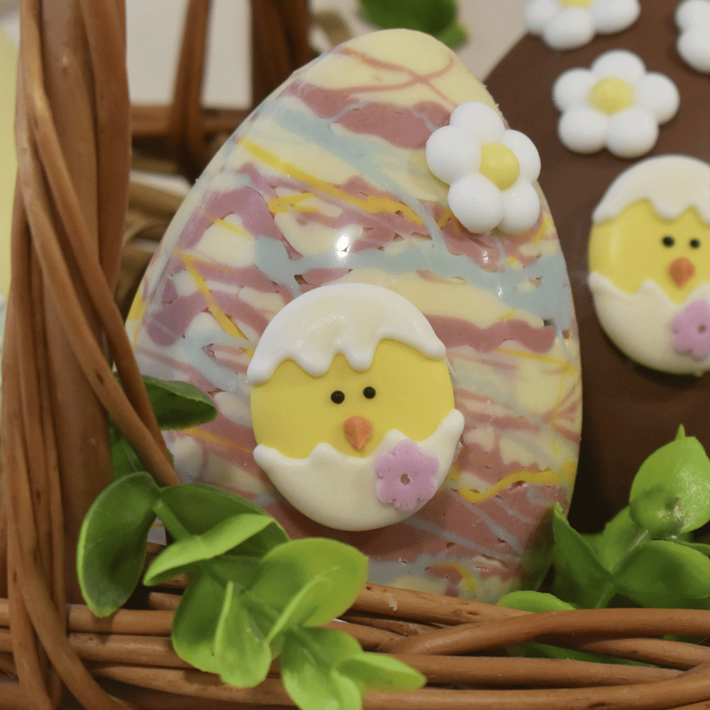 DECORACIÓN AZÚCAR HUEVOS COLORES Y FLORES DE PASCUA