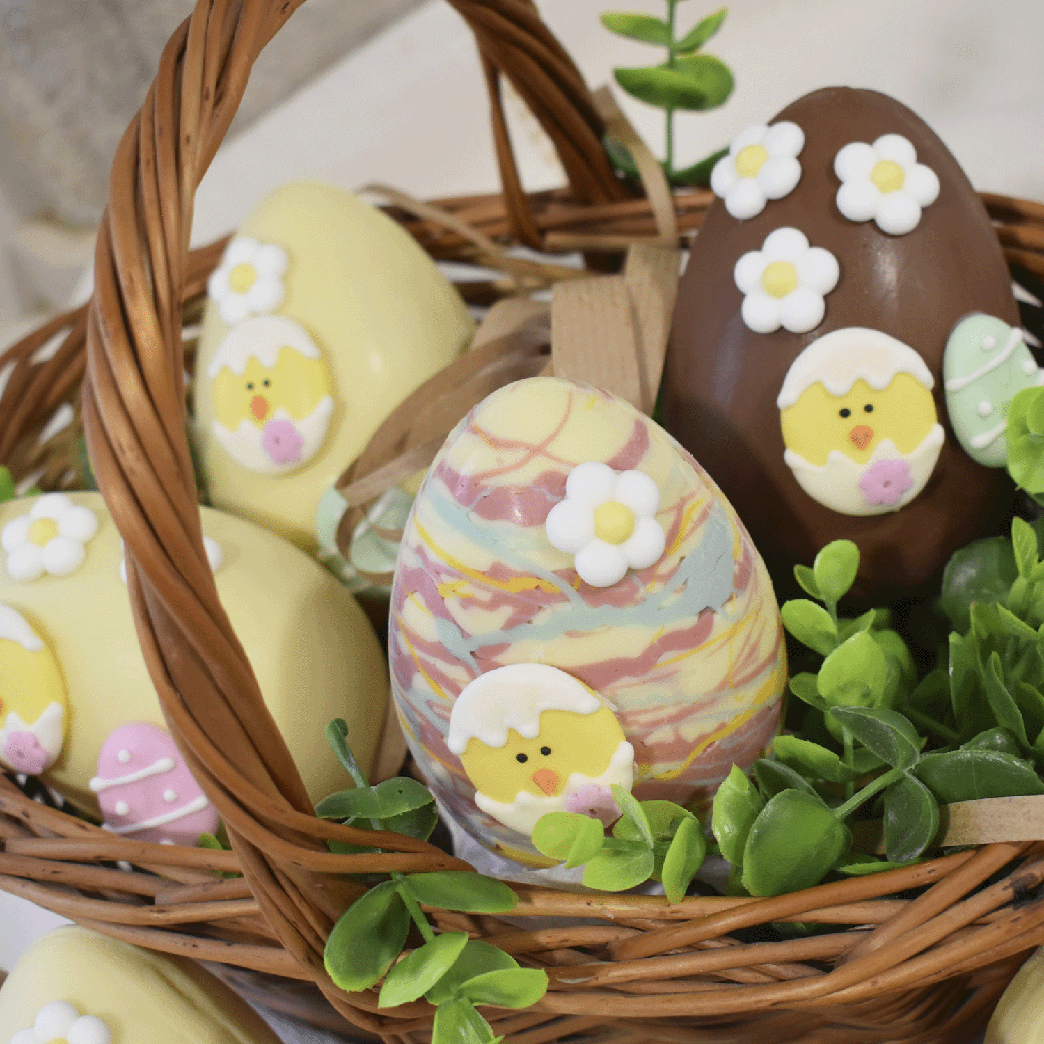 DECORACIÓN AZÚCAR HUEVOS COLORES Y FLORES DE PASCUA