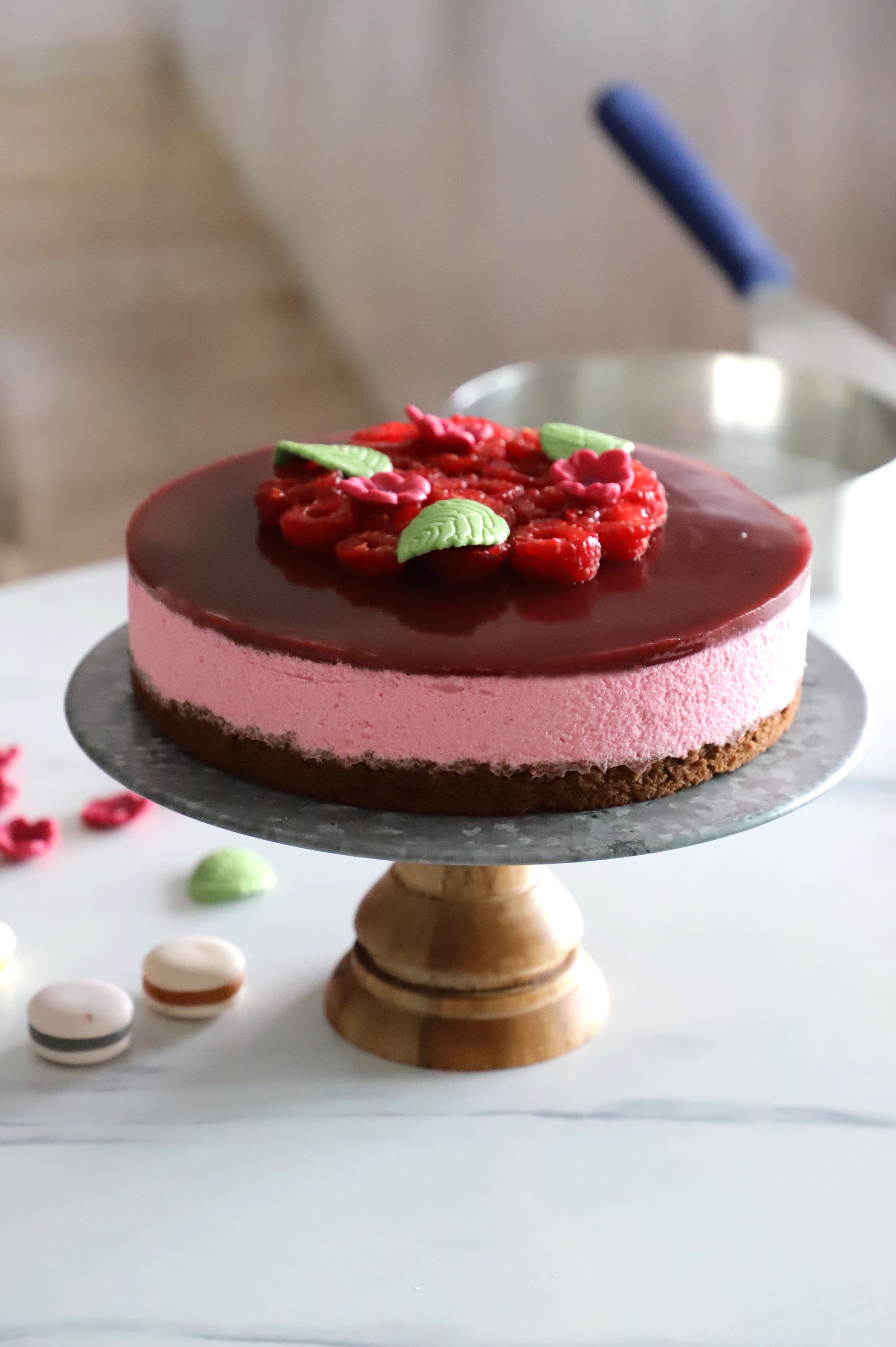 BLISTER SUGAR 8 FUCHSIA FLOWERS AND 5 GREEN LEAVES