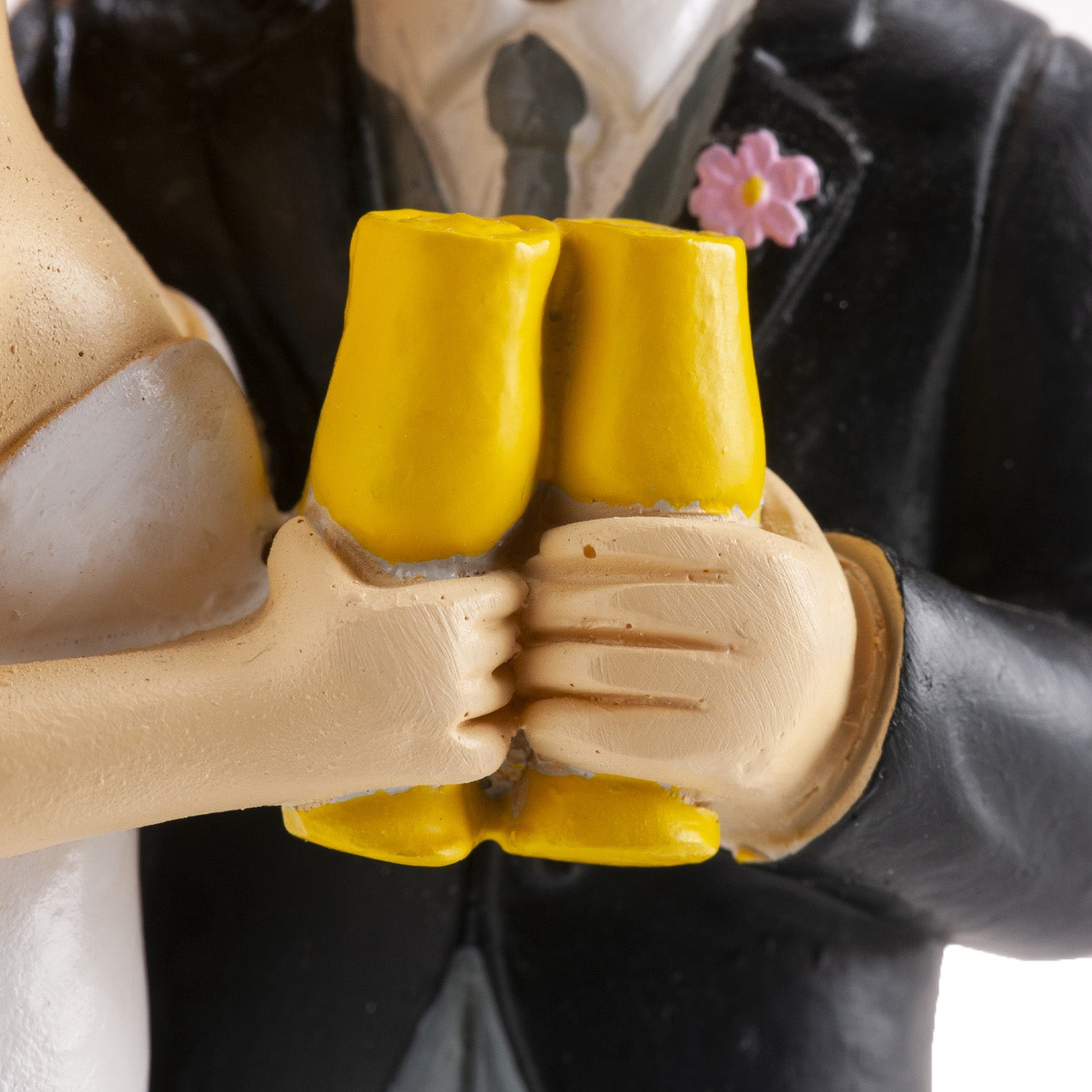 COUPLE DE MARIÉS AVEC VERRE ET BAISER 16CM