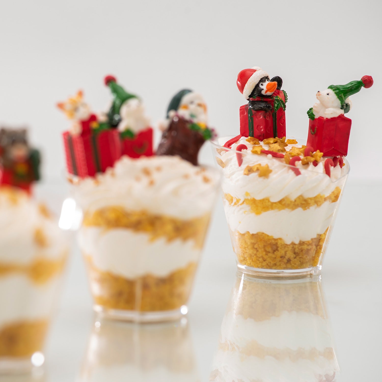 FIGURAS DE PLÁSTICO REGALOS Y ANIMALES 1.5X6CM