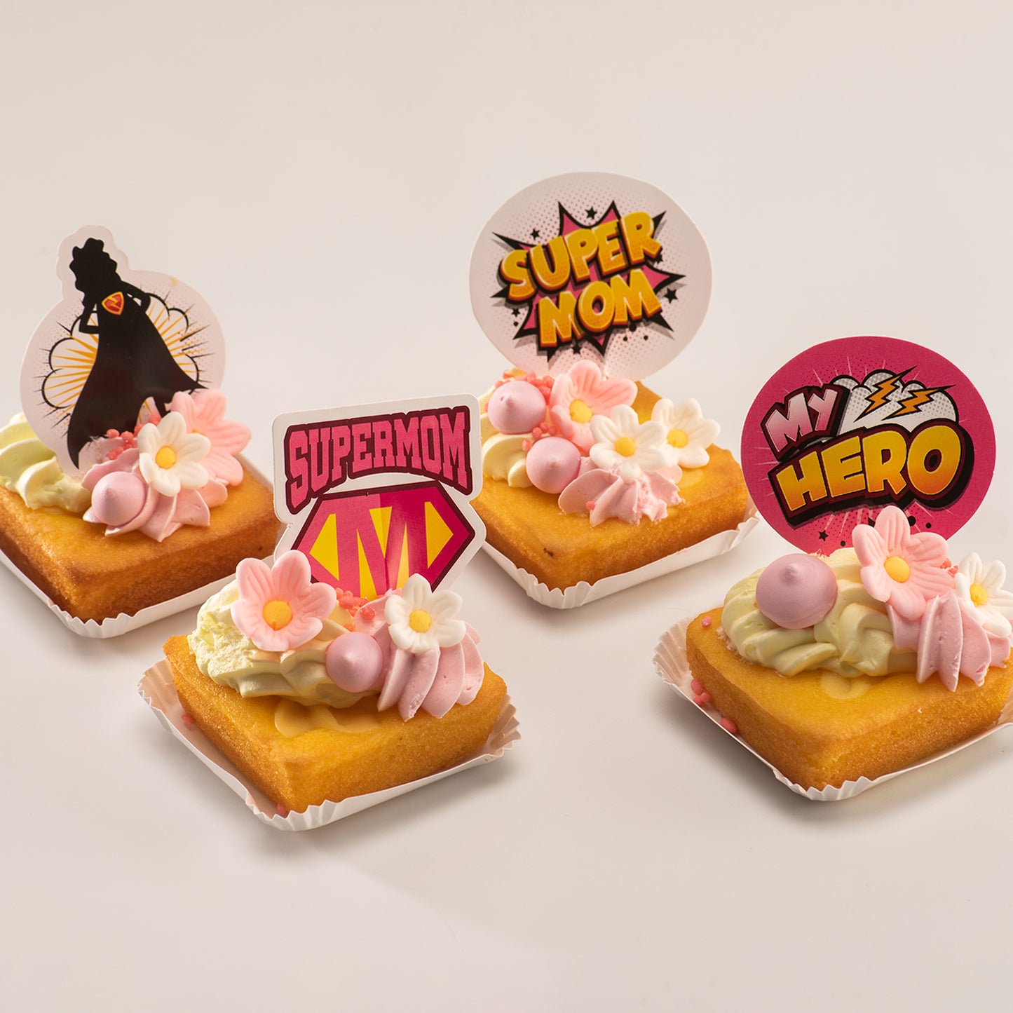  CAKE TOPPERS IN CARTA SUPERMOM 4 MODELLI 8 UNITÀ