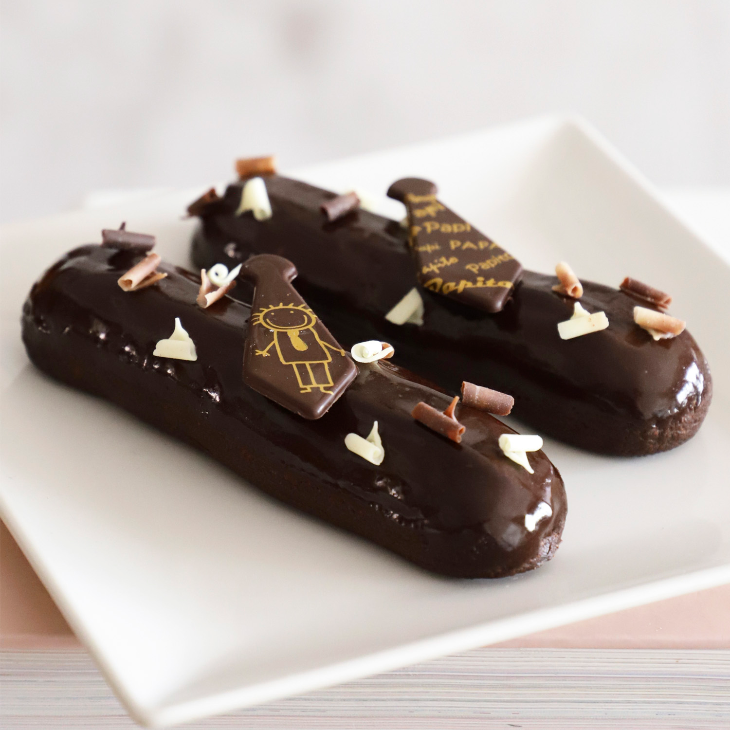 DECORATION CHOCOLAT NOIR CRAVATES FÊTE DES PÈRES 3 MOD. ASSORT. 56 x23 MM