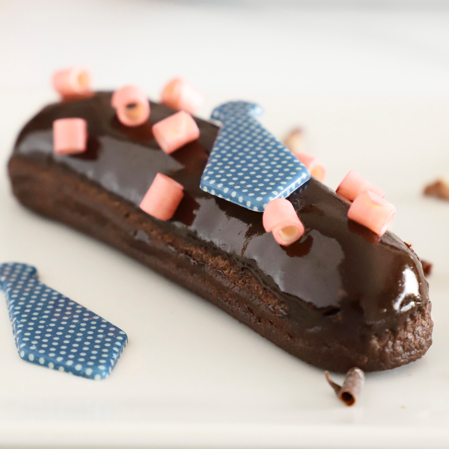 CRAVATES 2D EN CHOCOLATE BLANC 56X23MM