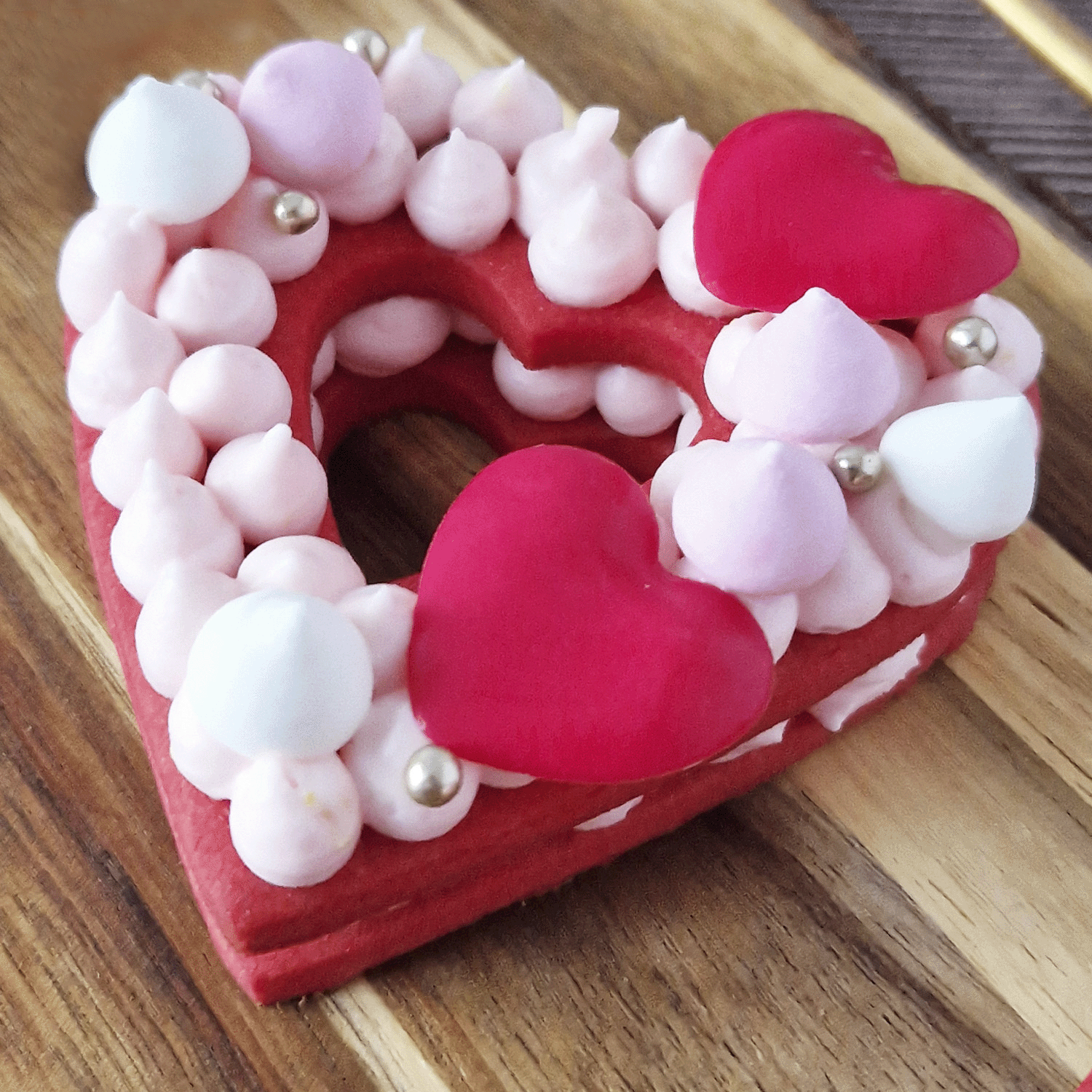 COEUR ROUGE 2D CHOCOLAT NOIR 30X27MM