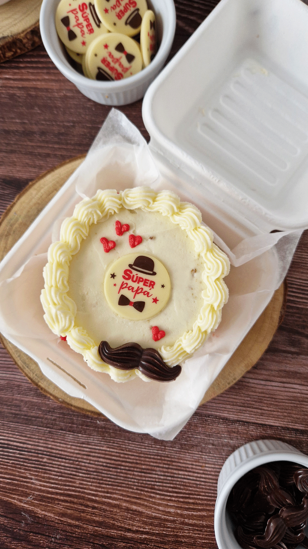 BIGODES DE CHOCOLATE ESCURO E DE LEITE VARIADOS 48X16MM