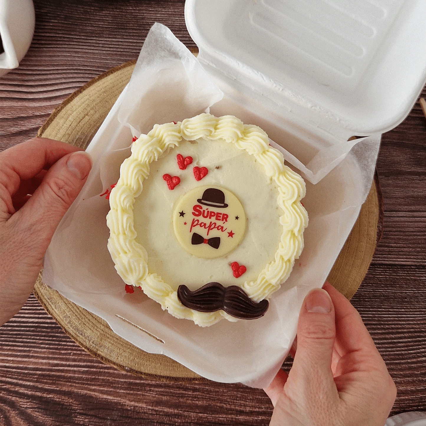 ASSORTIMENT DE MOUSTACHES CHOCOLAT NOIR ET AU LAIT 48X16MM