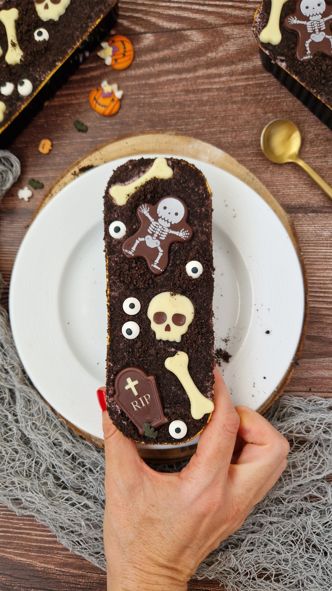 DECORACION CHOCOLATE NEGRO ESQUELETO HALLOWEEN 72 UDS