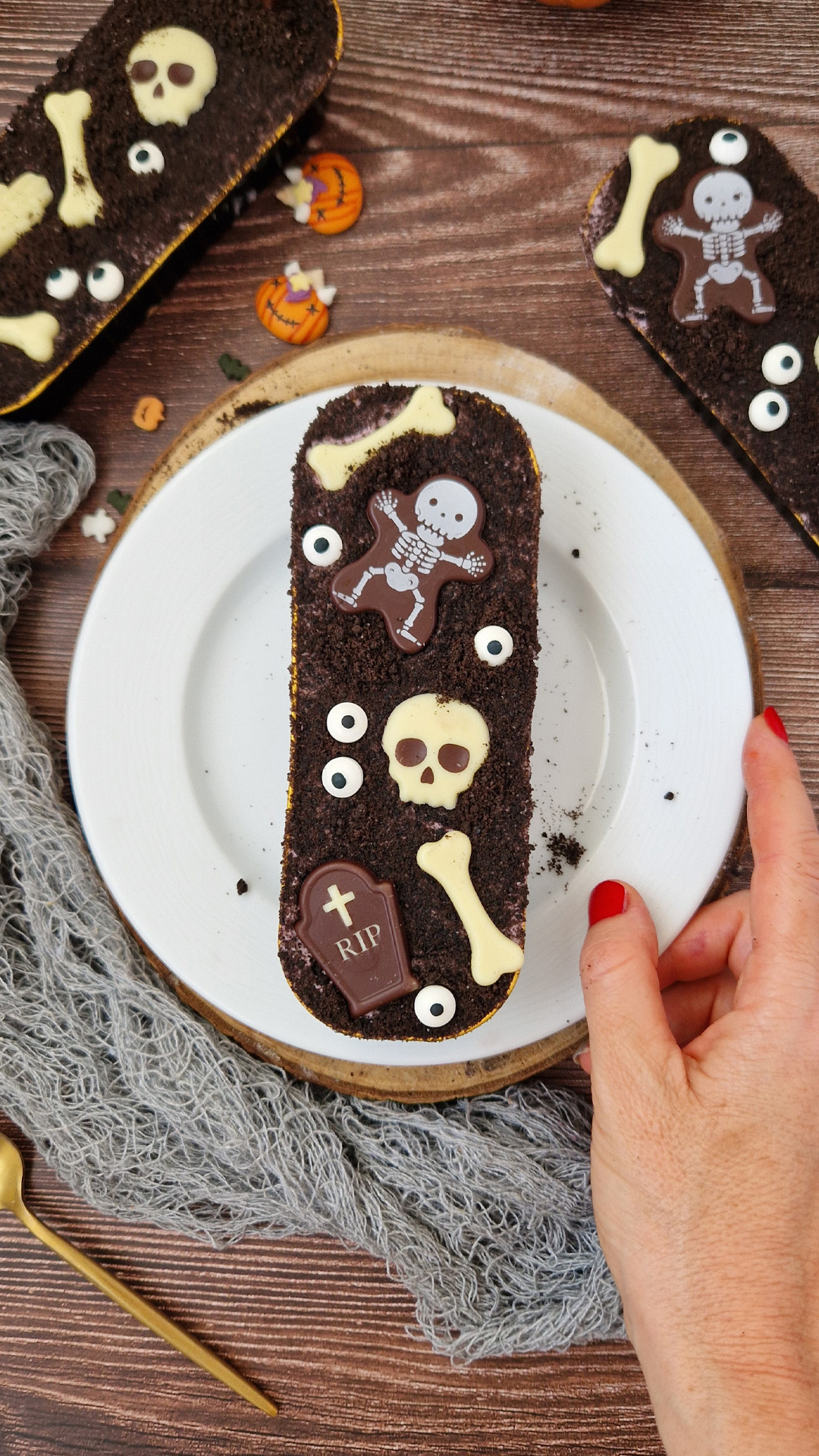 DECORACION CHOCOLATE NEGRO ESQUELETO HALLOWEEN 72 UDS