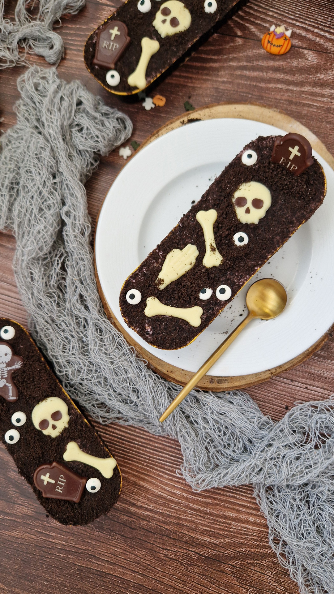 VARIEDADE DE HALLOWEEN DE CRÂNIO E OSSOS DE CHOCO BRANCO