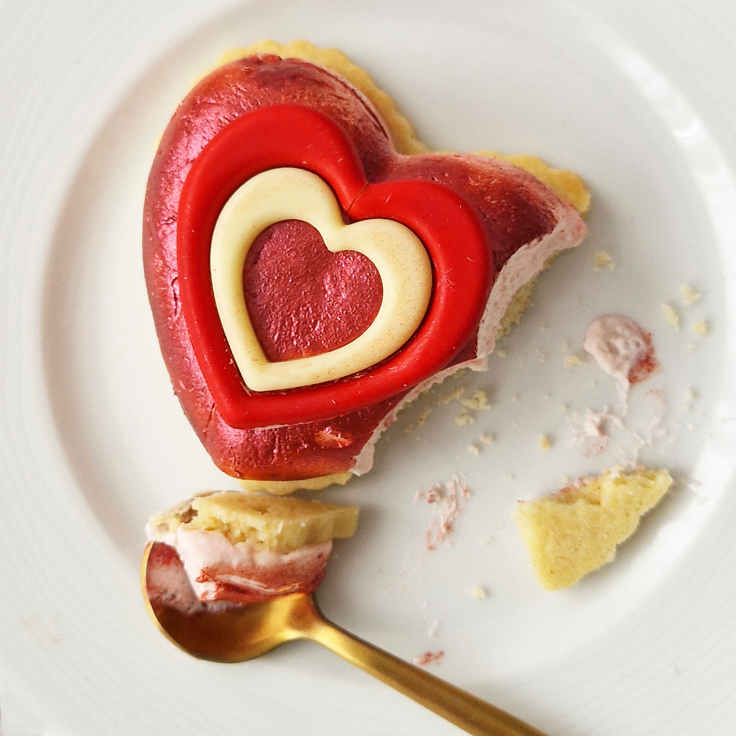 ASSORTMENT WHITE CHOCOLATE HEARTS 37-53MM