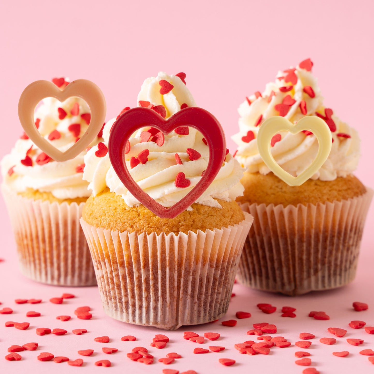 ASSORTMENT WHITE CHOCOLATE HEARTS 37-53MM