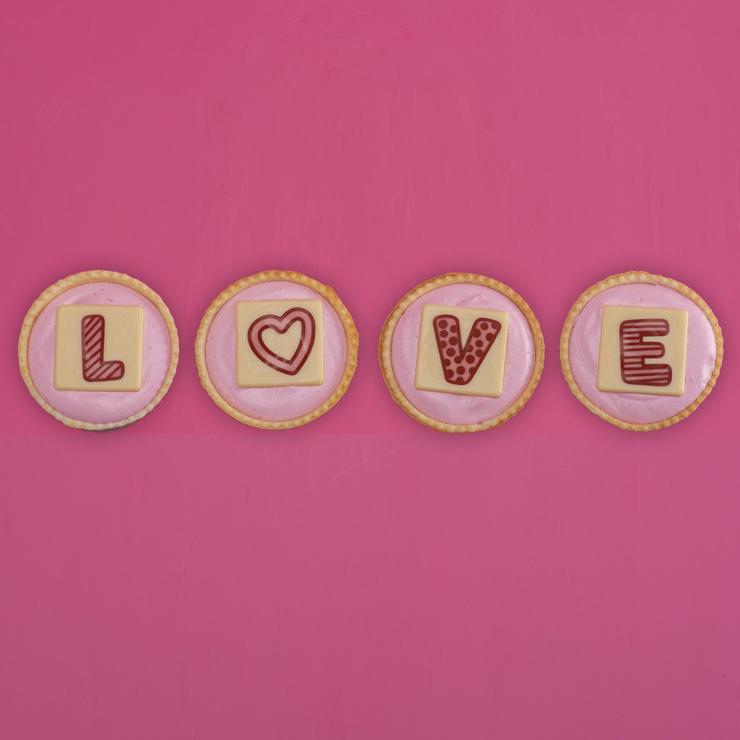 ASSORTIMENT D'ASSIETTES CARRÉES SV CHOCO WHITE LOVE 39X39MM