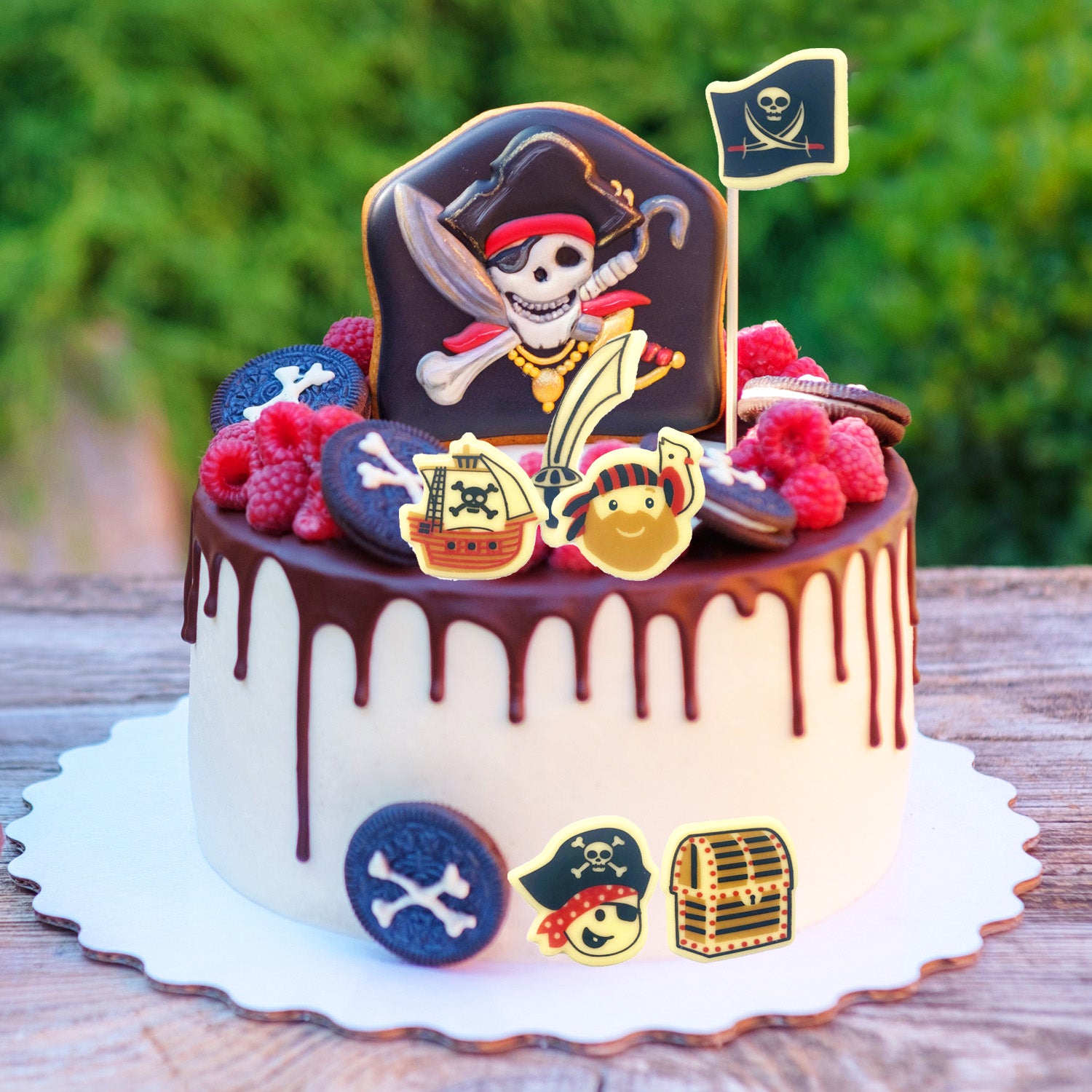 ASSORTED WHITE CHOCOLATE PIRATES 39MM