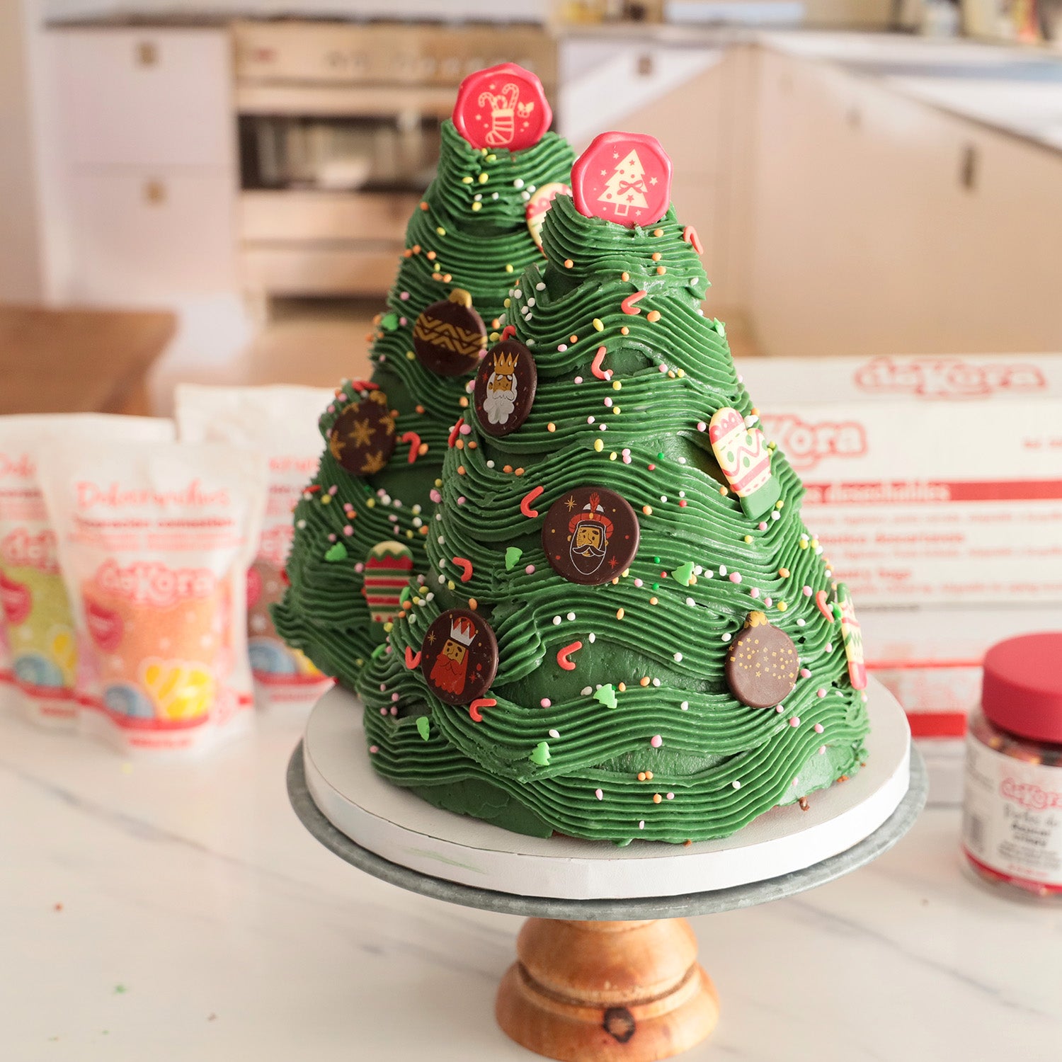 DECORACIÓN DE AZÚCAR DEKOCRUNCHIES SABOR FRESA 100G
