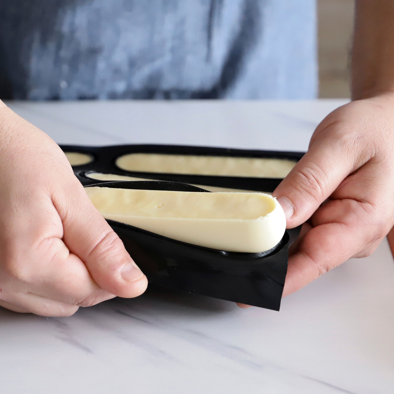 MOLDE SILICONA 28 ECLAIRS 130X30MM H28MM | 60X40CM