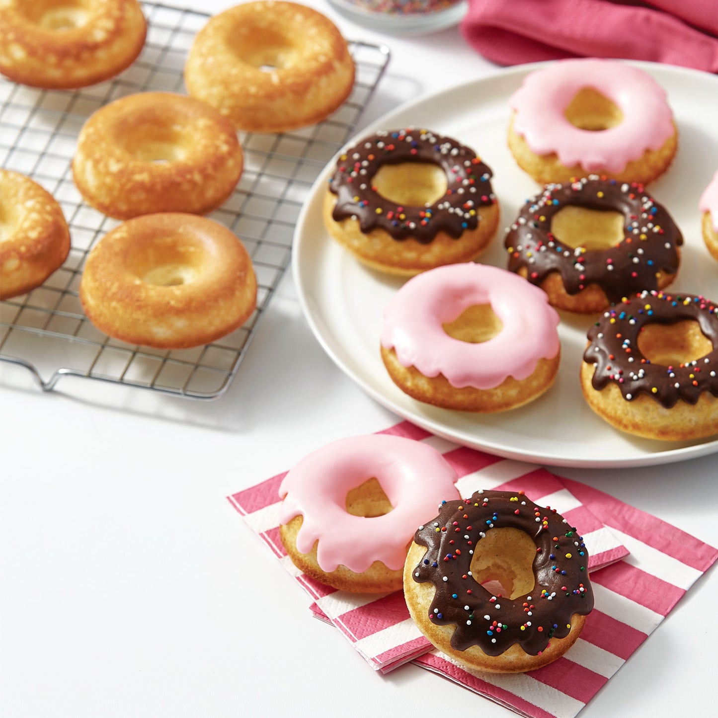 WILTON STAMPO 6-CAVITY DONUT